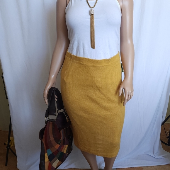 Knit midi skirt - Picture 4 of 7